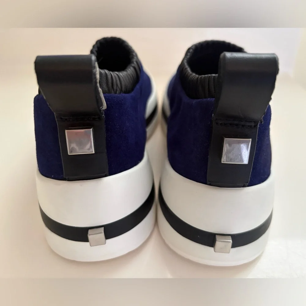 Stuart Weitzman these stylish